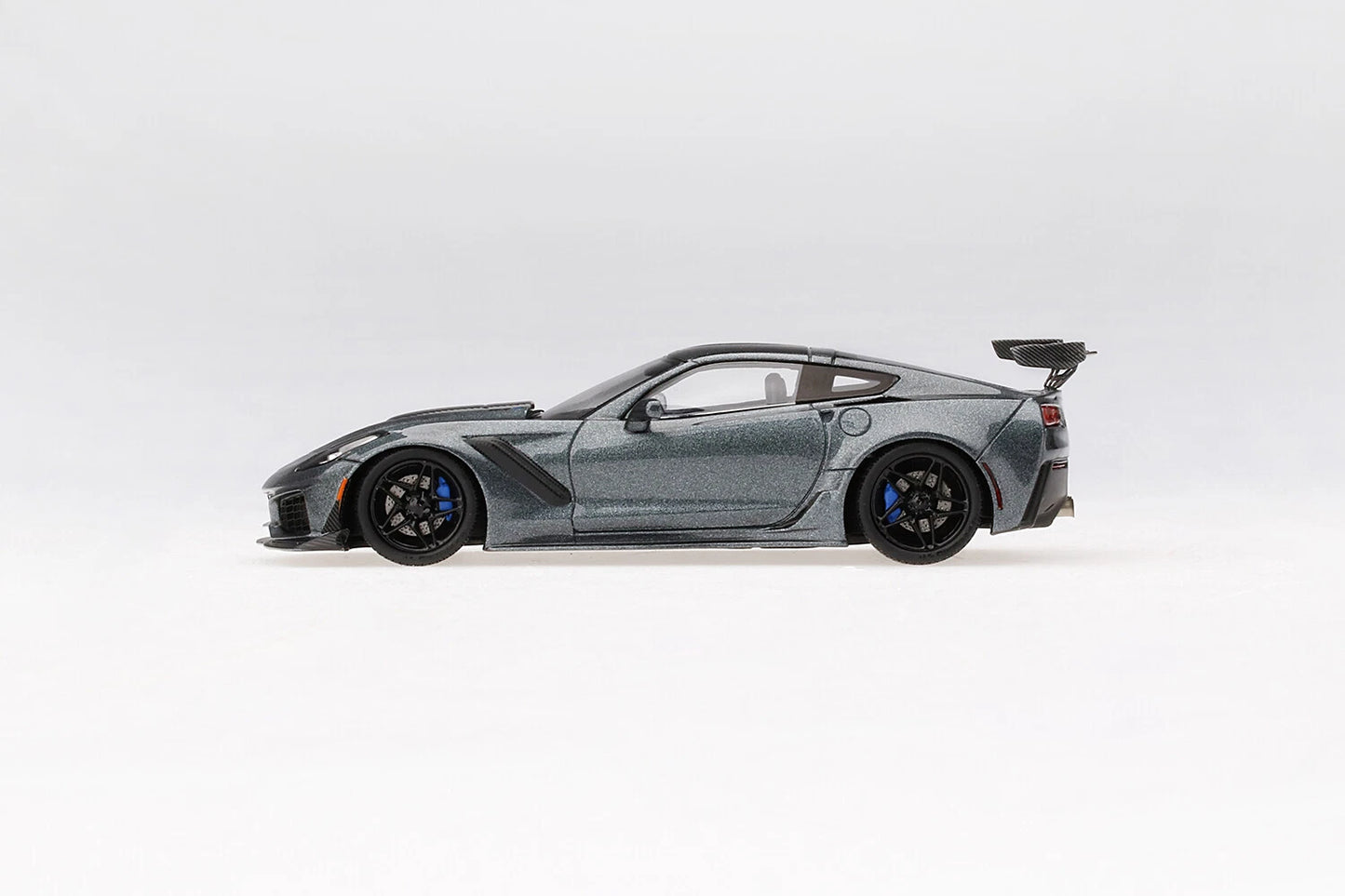 TRUESCALE MINIATURES CHEVROLET CORVETTE C7 ZR-1