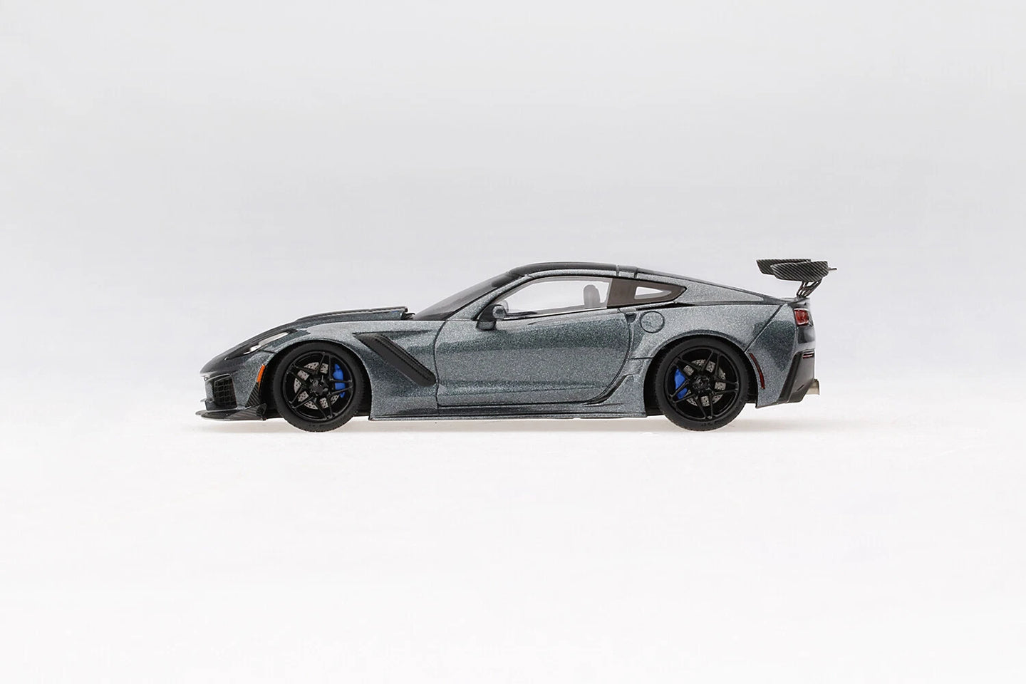 TRUESCALE MINIATURES CHEVROLET CORVETTE C7 ZR-1