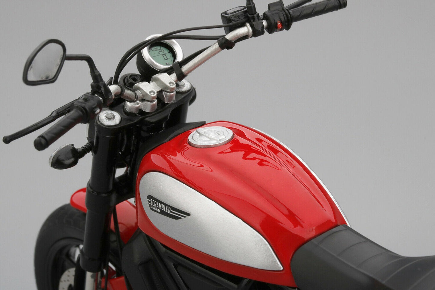 TRUESCALE MINIATURES DUCATI SCRAMBLER ICON