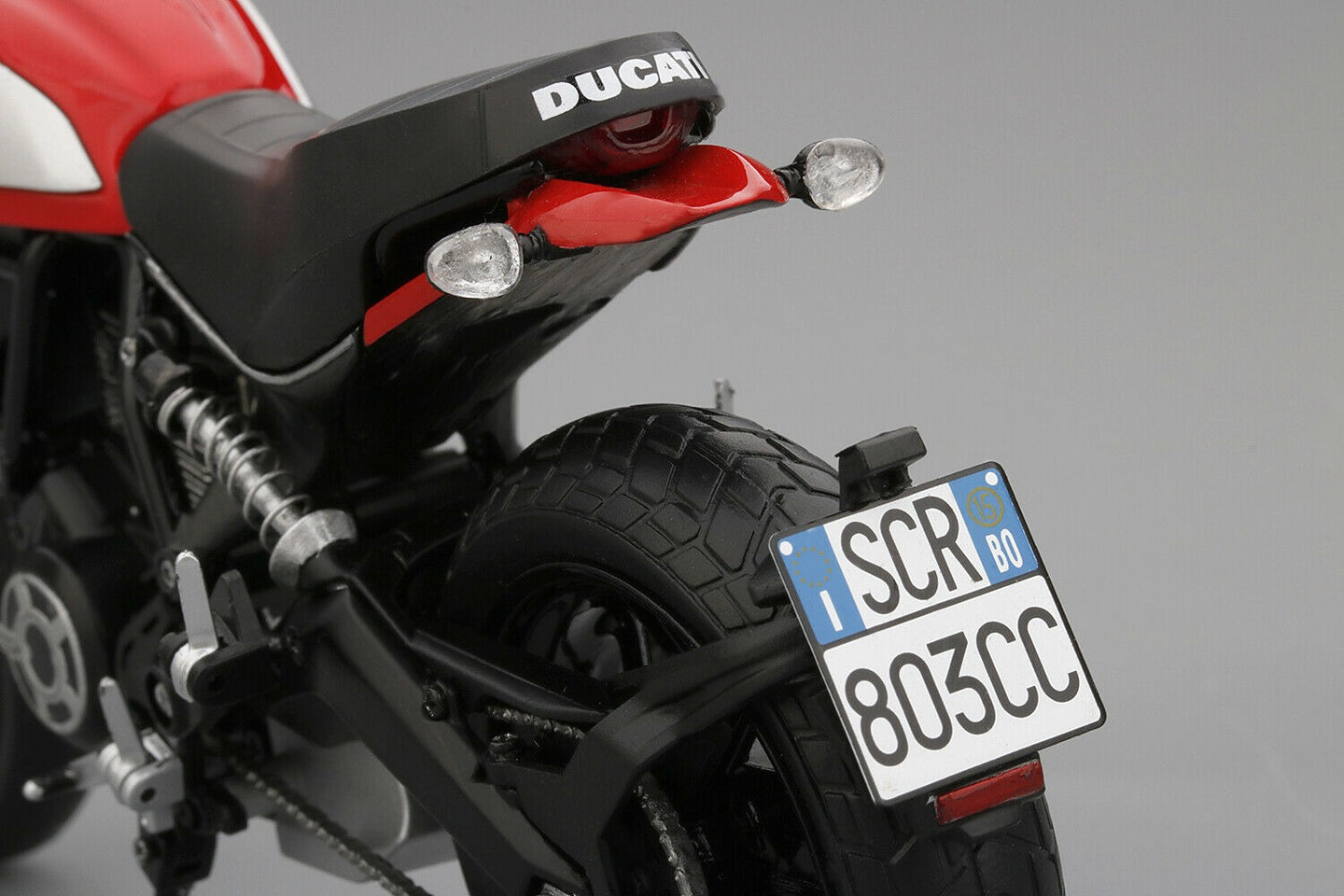 TRUESCALE MINIATURES DUCATI SCRAMBLER ICON