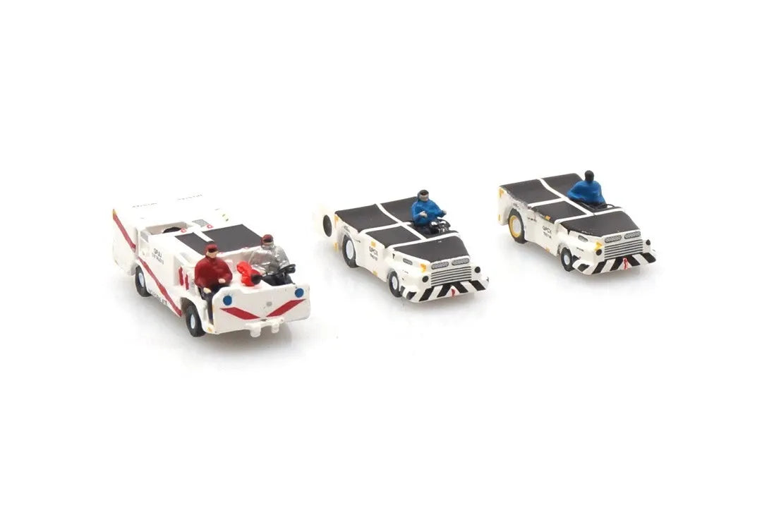 TSM-MODEL WINGS AIRCRAFT CARRIER US NAVY DECK SUPPORT VEHICLES 3 PIECE SET