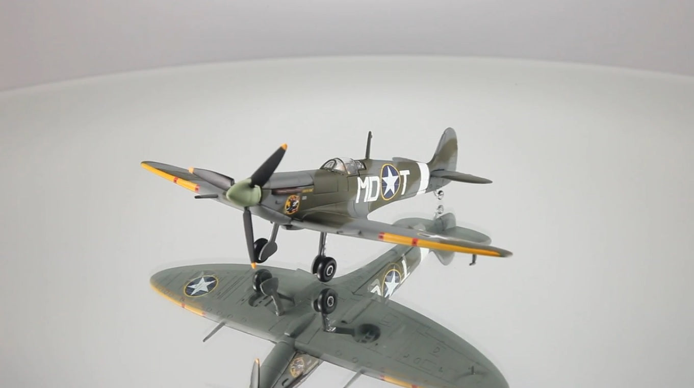 CORGI SPITFIRE "BUCKEYE-DON" DON GENTILE, ENGLAND, OCTOBER 1942