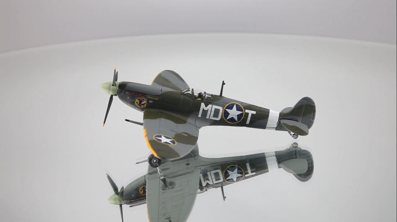 CORGI SPITFIRE "BUCKEYE-DON" DON GENTILE, ENGLAND, OCTOBER 1942