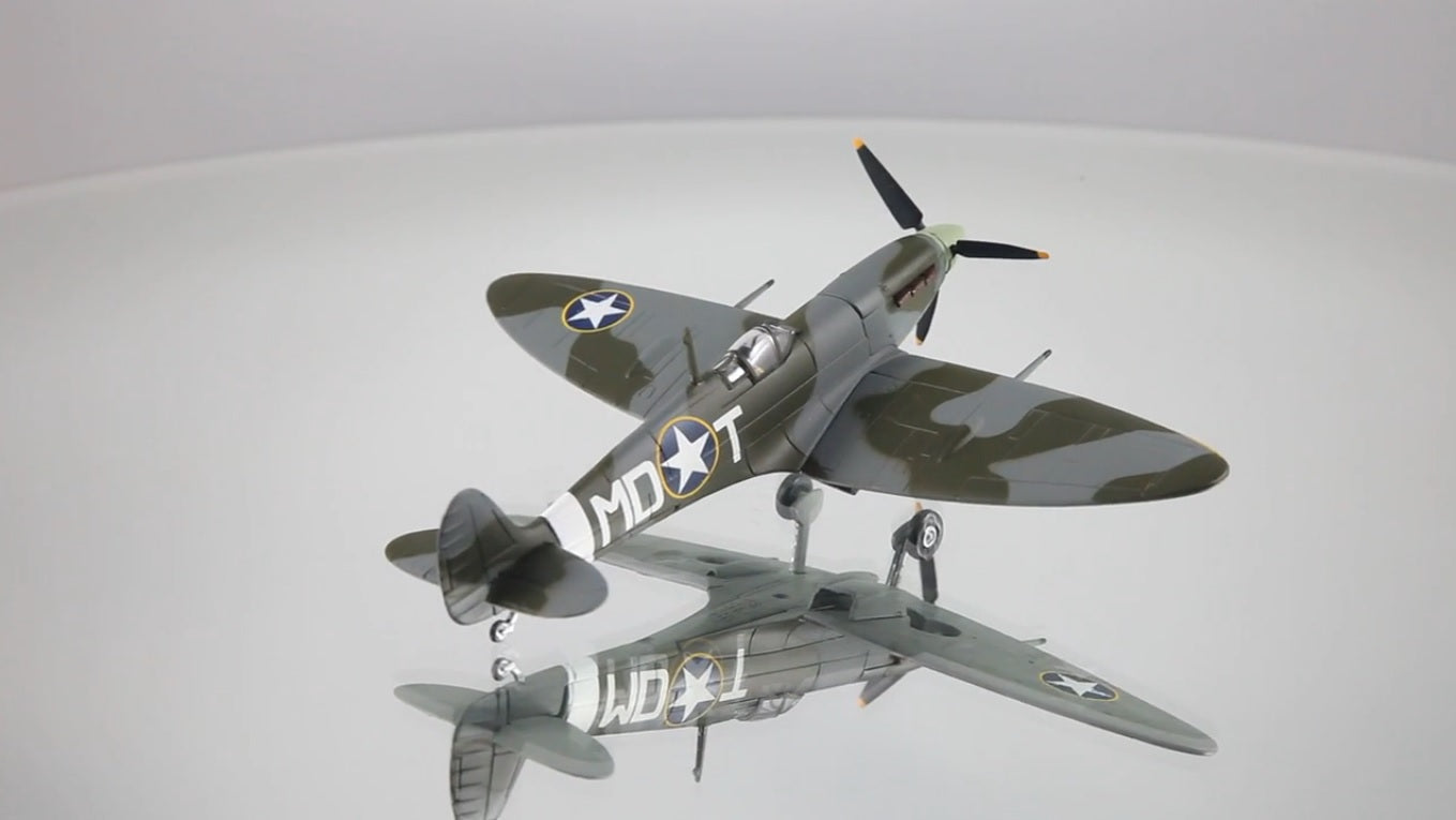 CORGI SPITFIRE "BUCKEYE-DON" DON GENTILE, ENGLAND, OCTOBER 1942