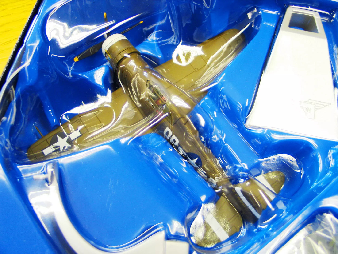 CORGI P-47D THUNDERBOLT 334TH FS "BOISE BEE"