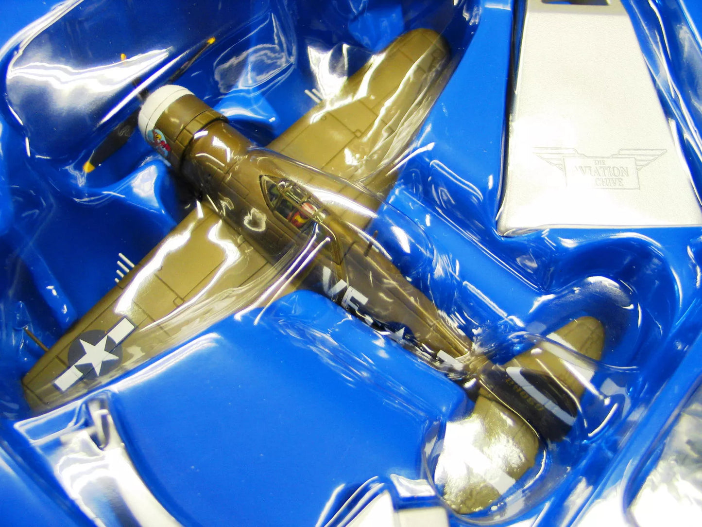 CORGI P-47 THUNDERBOLT DOMINIC GENTILE