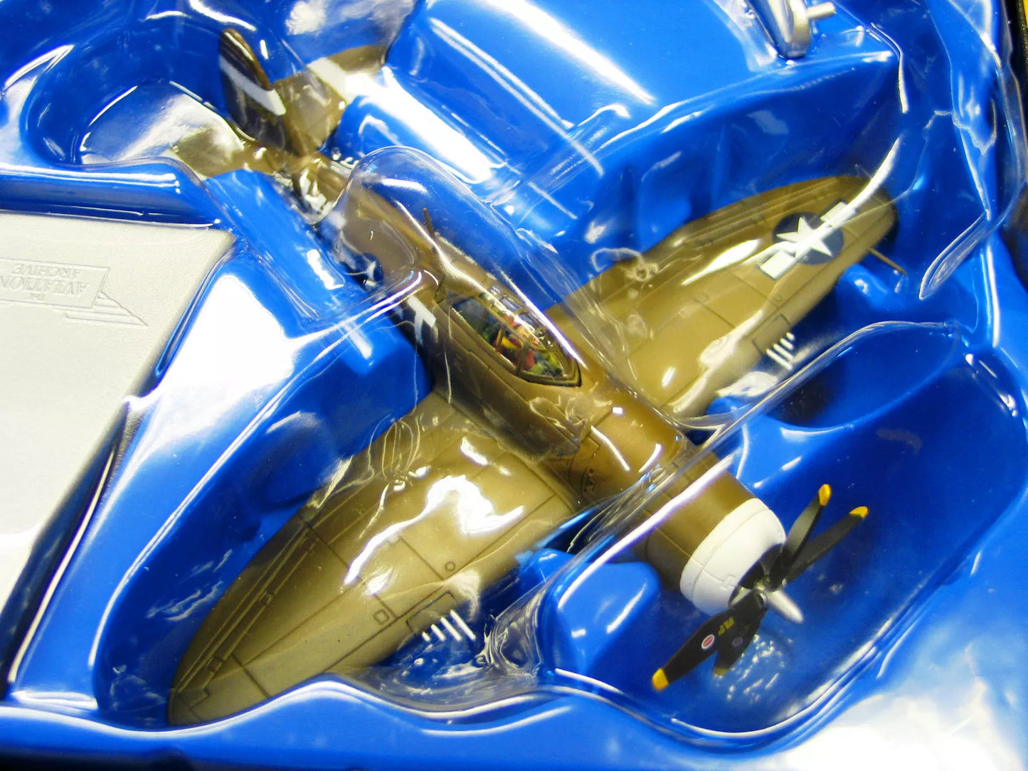 CORGI P-47 THUNDERBOLT DOMINIC GENTILE