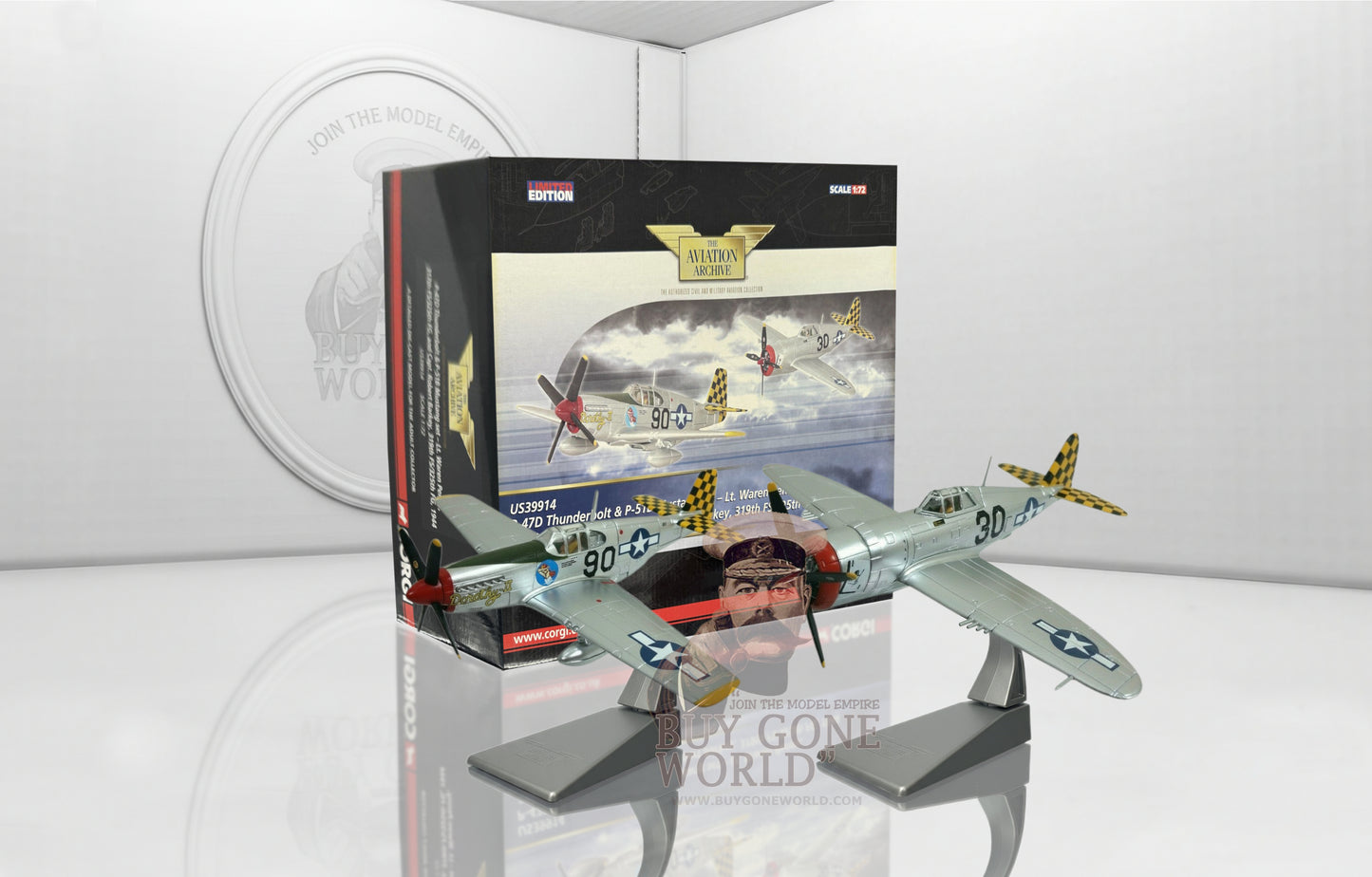 CORGI P-47D THUNDERBOLT & P-51B MUSTANG USAAF 325TH FG CHECKERTAILS WARREN PENNY AND ROBERT BARKEY ITALY 1944 2-PIECE SET