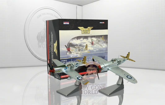 CORGI P-47D THUNDERBOLT & P-51B MUSTANG USAAF 325TH FG CHECKERTAILS WARREN PENNY AND ROBERT BARKEY ITALY 1944 2-PIECE SET