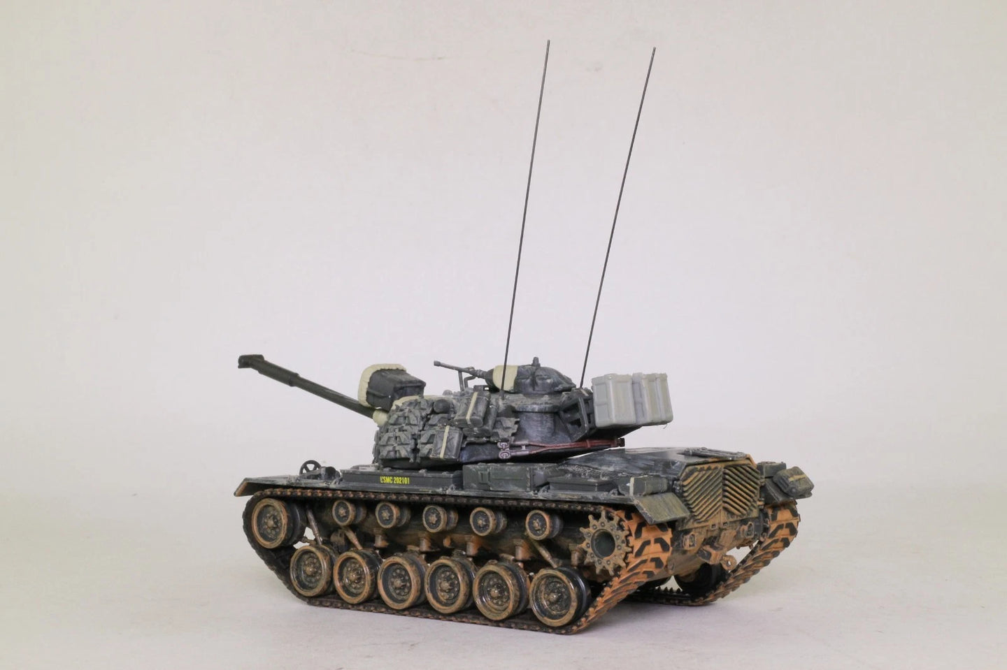 CORGI M48A3 PATTON TANK U.S.M.C VIETNAM TET OFFENSIVE 1968