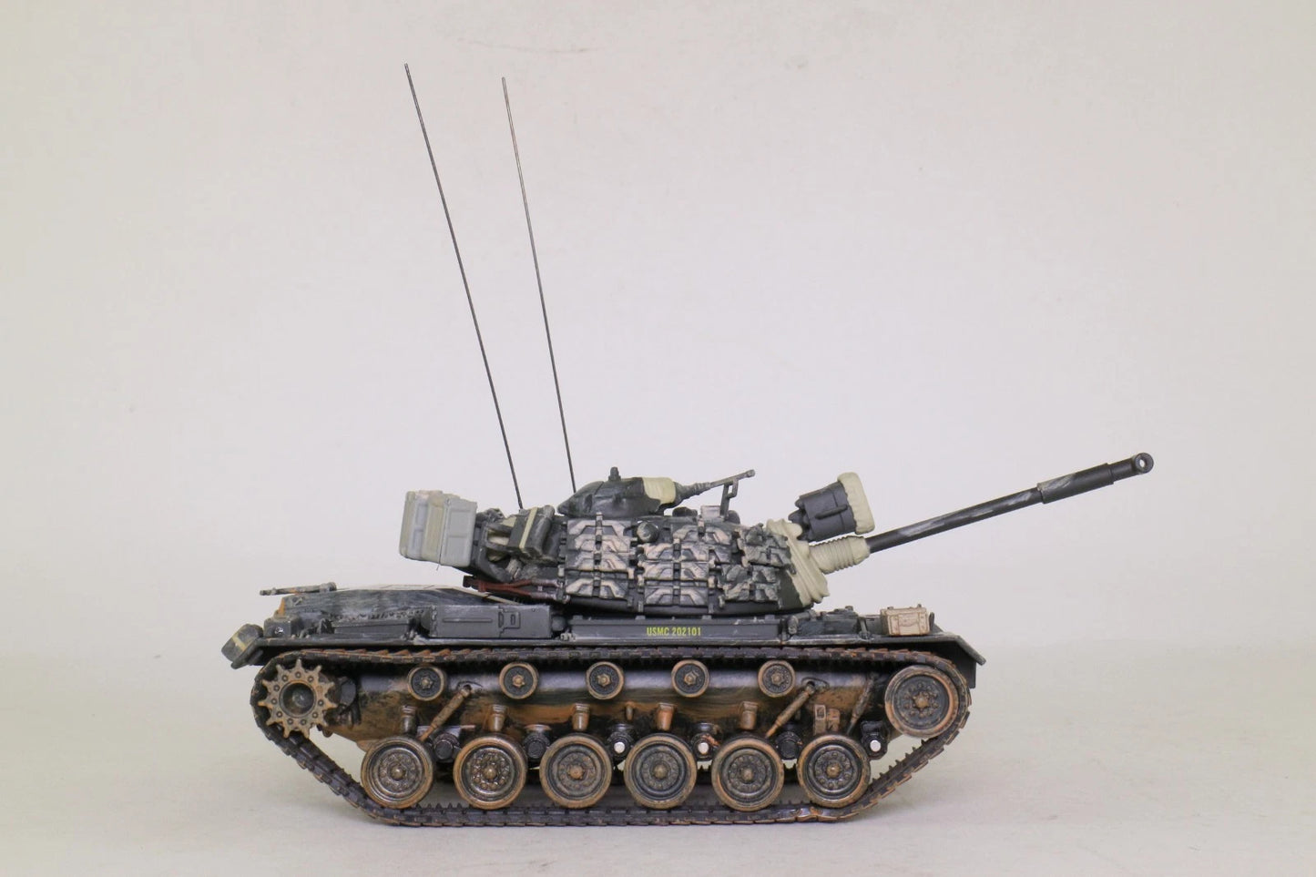 CORGI M48A3 PATTON TANK U.S.M.C VIETNAM TET OFFENSIVE 1968