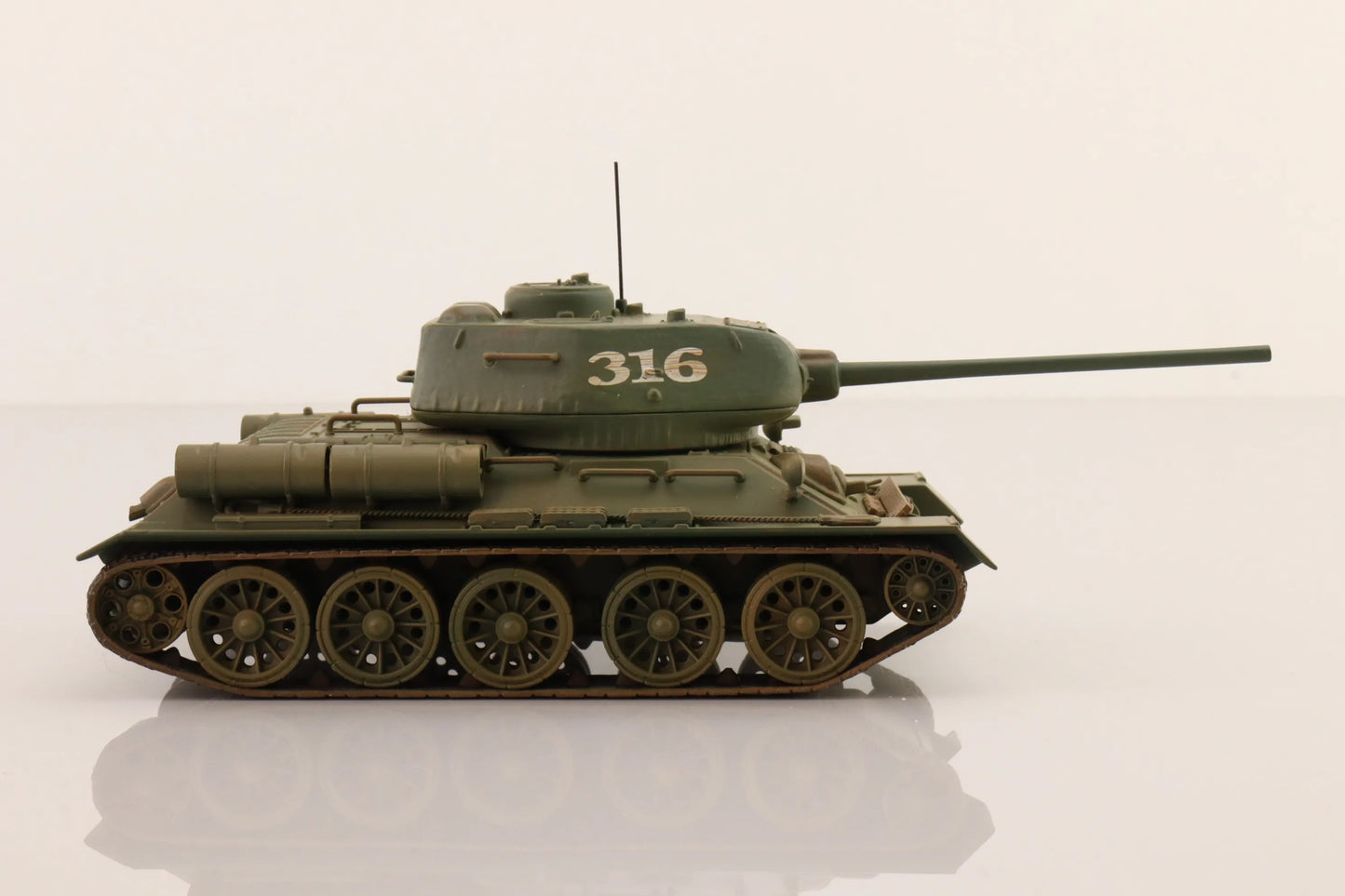 CORGI T34/85 TANK NORTH KOREAN 109TH TANK REGIMENT