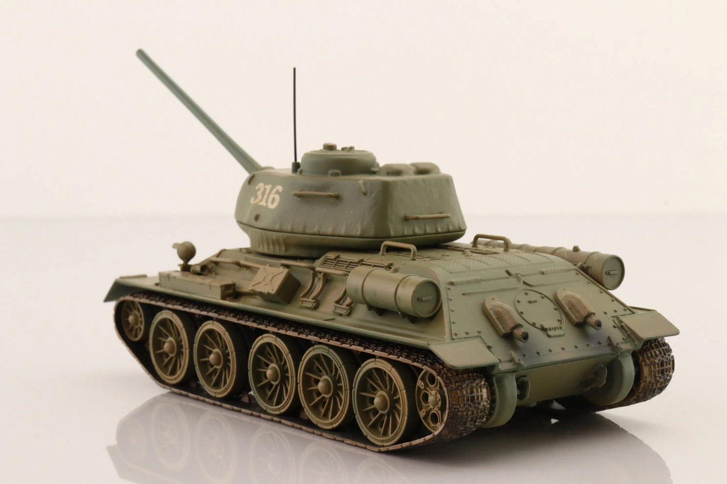 CORGI T34/85 TANK NORTH KOREAN 109TH TANK REGIMENT