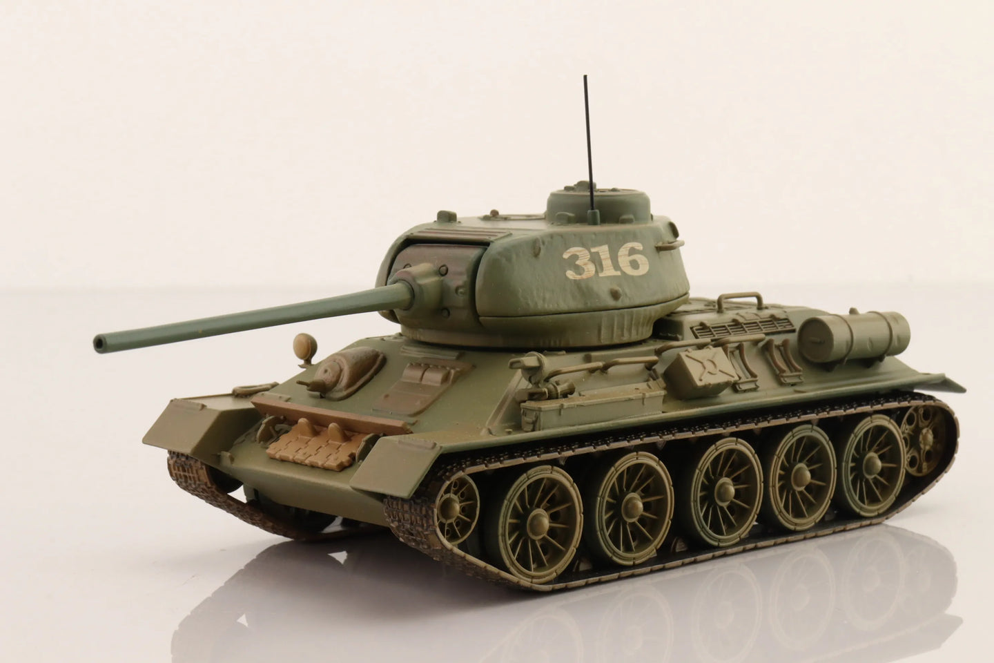 CORGI T34/85 TANK NORTH KOREAN 109TH TANK REGIMENT