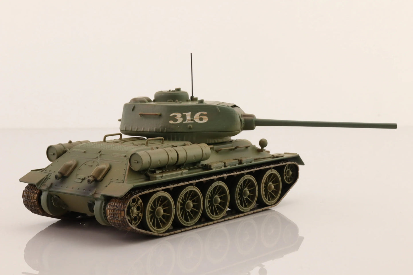 CORGI T34/85 TANK NORTH KOREAN 109TH TANK REGIMENT