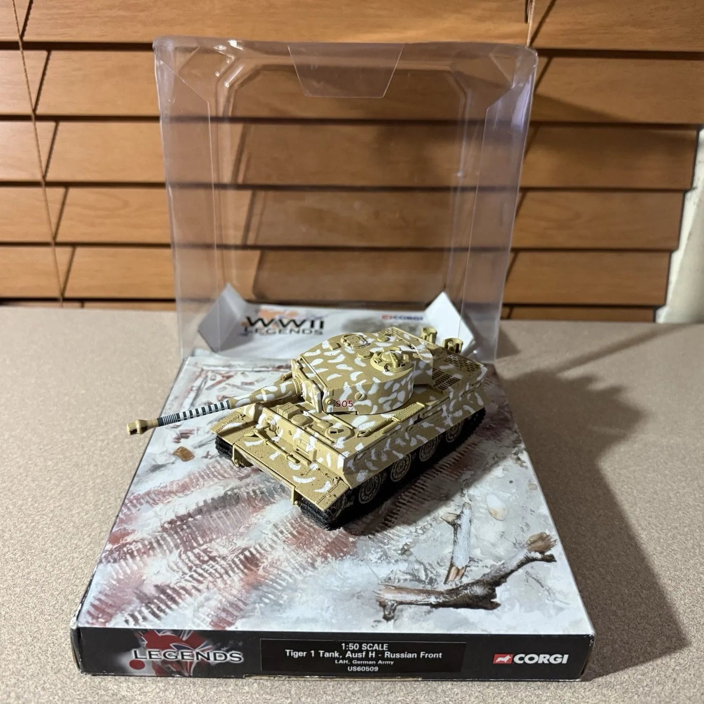 CORGI TIGER 1 TANK AUSF H RUSSIAN FRONT