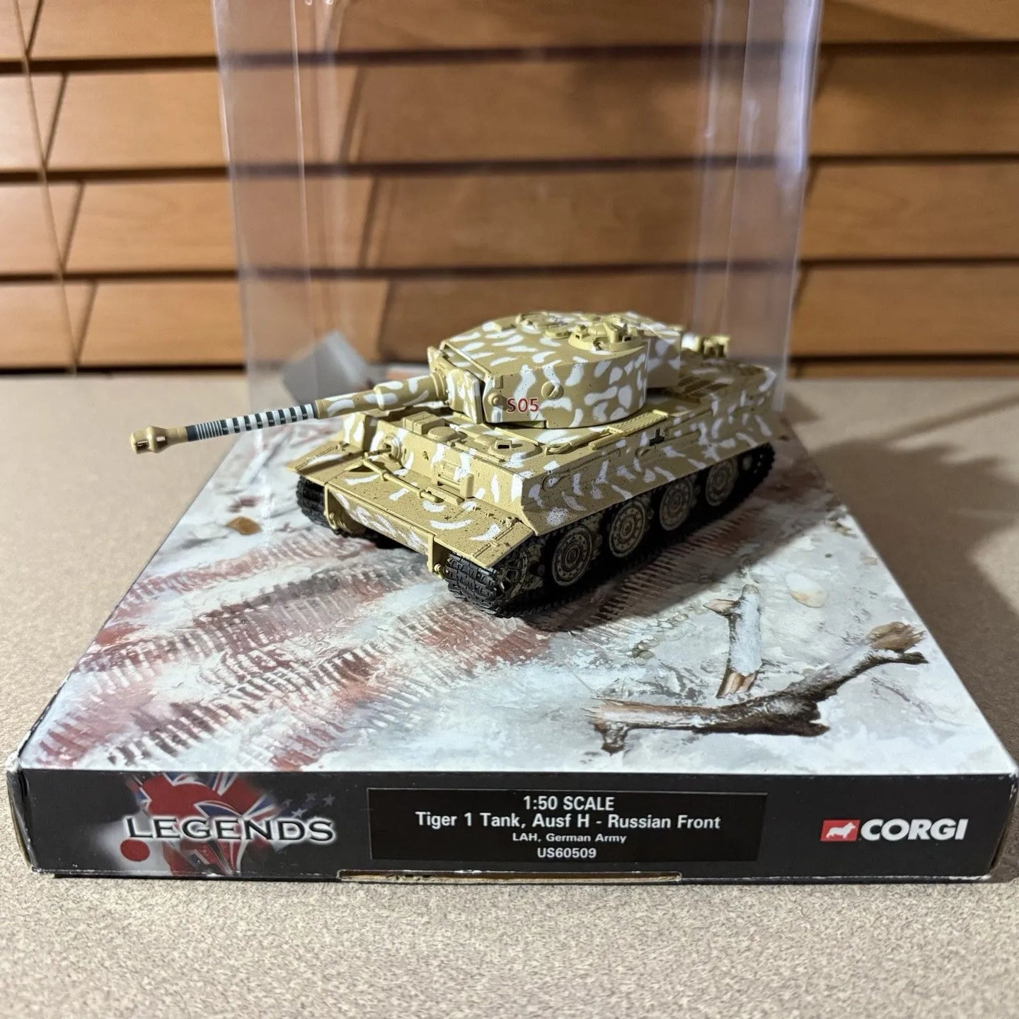 CORGI TIGER 1 TANK AUSF H RUSSIAN FRONT