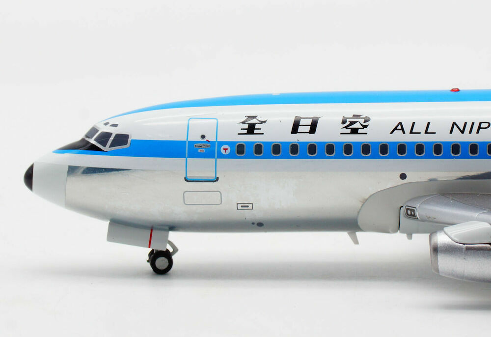 AVIATION 200 B737-281 ANA REG: JA8401