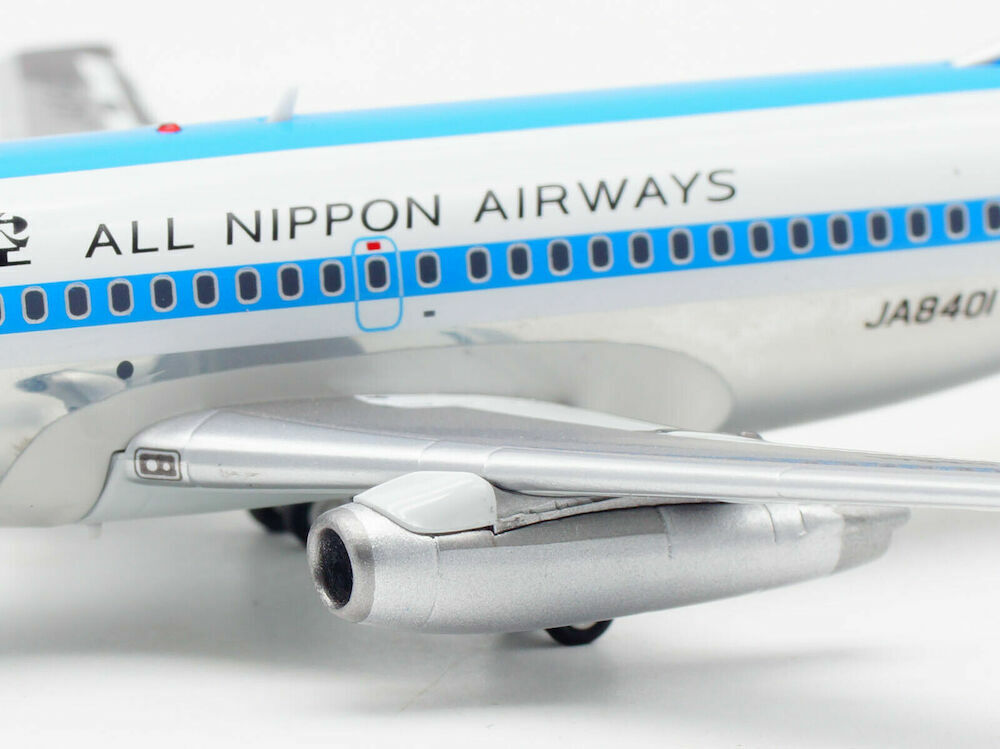 AVIATION 200 B737-281 ANA REG: JA8401