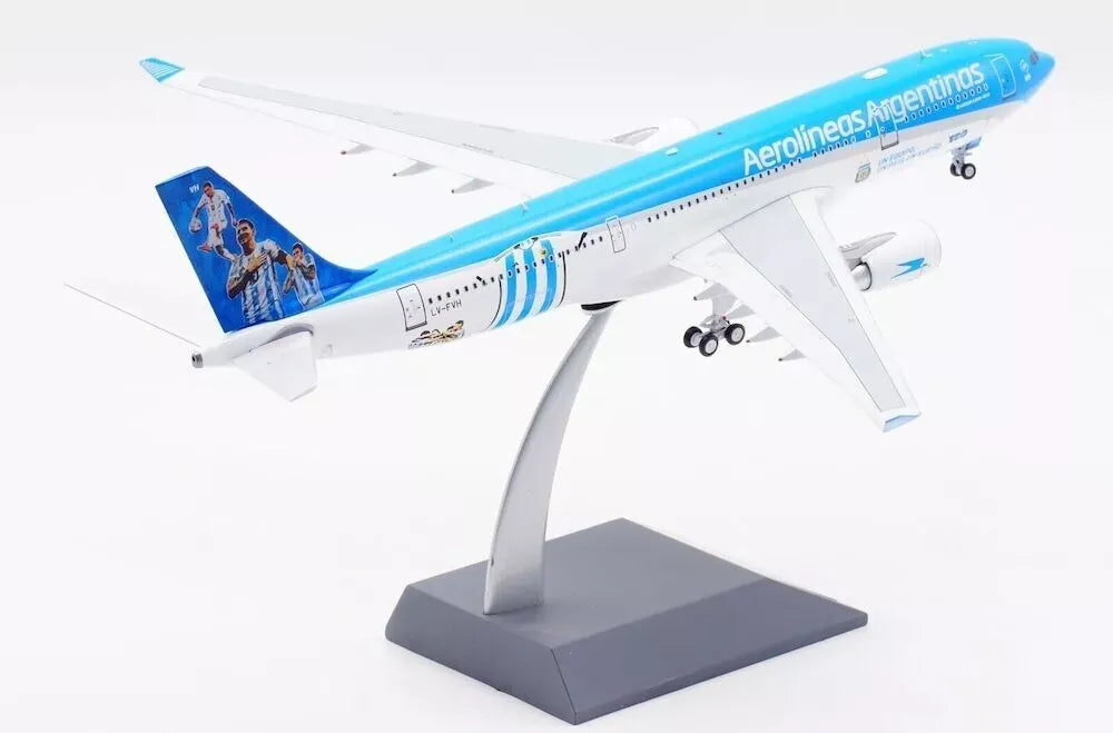 WB MODELS A330-202 AEROLINEAS ARGENTINAS REG: LV-FVH