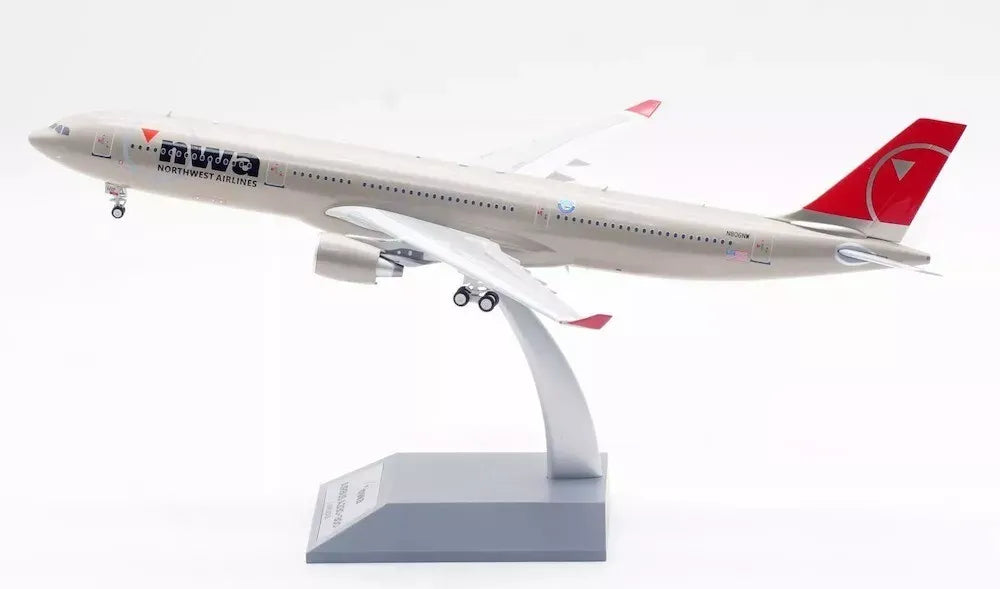 WB MODELS A330-323 NORTHWEST AIRLINES REG: N806NW
