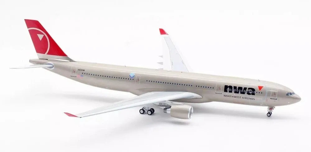 WB MODELS A330-323 NORTHWEST AIRLINES REG: N806NW