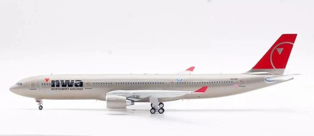 WB MODELS A330-323 NORTHWEST AIRLINES REG: N806NW