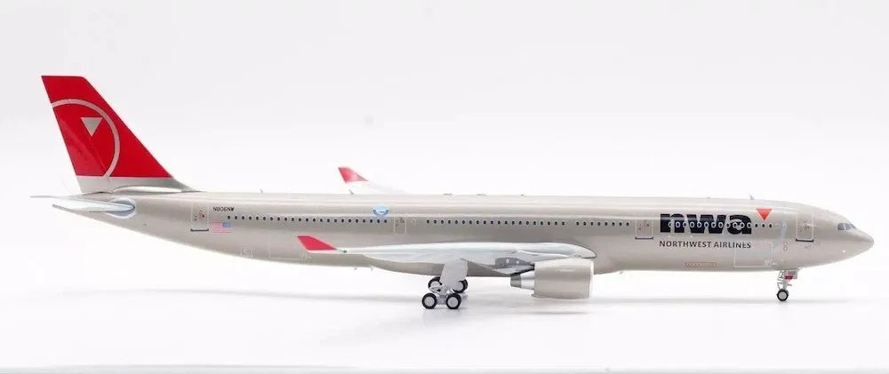 WB MODELS A330-323 NORTHWEST AIRLINES REG: N806NW