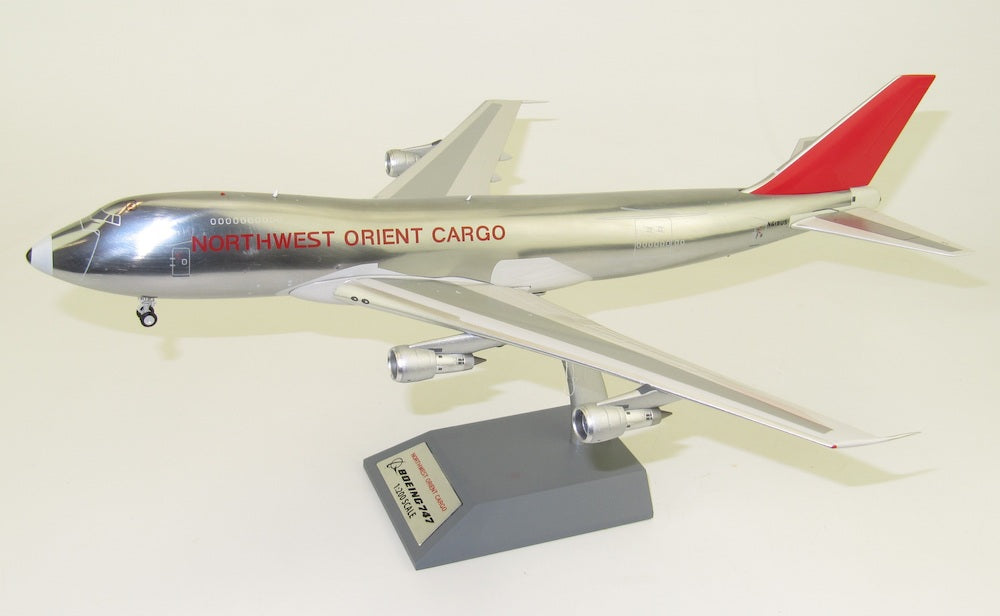 WB MODELS B747-200 NORTHWEST ORIENT CARGO REG: N619US