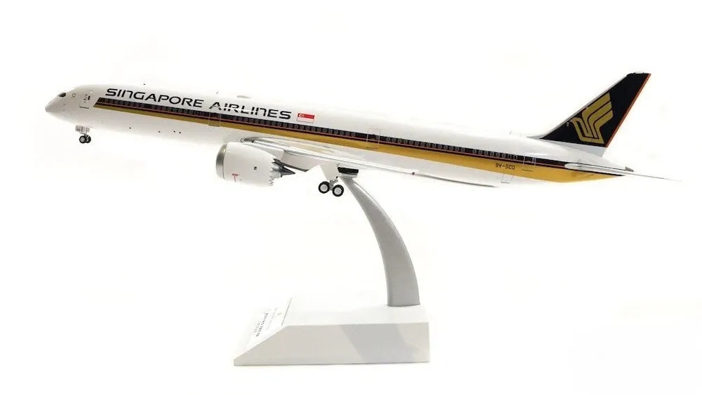 WB MODELS B787-10 SINGAPORE AIRLINES REG: 9V-SCQ