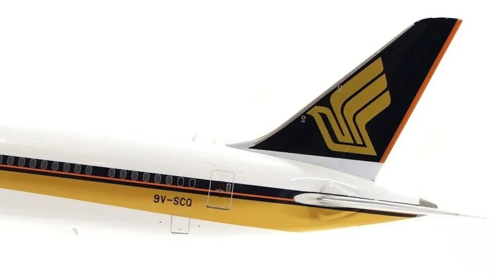 WB MODELS B787-10 SINGAPORE AIRLINES REG: 9V-SCQ
