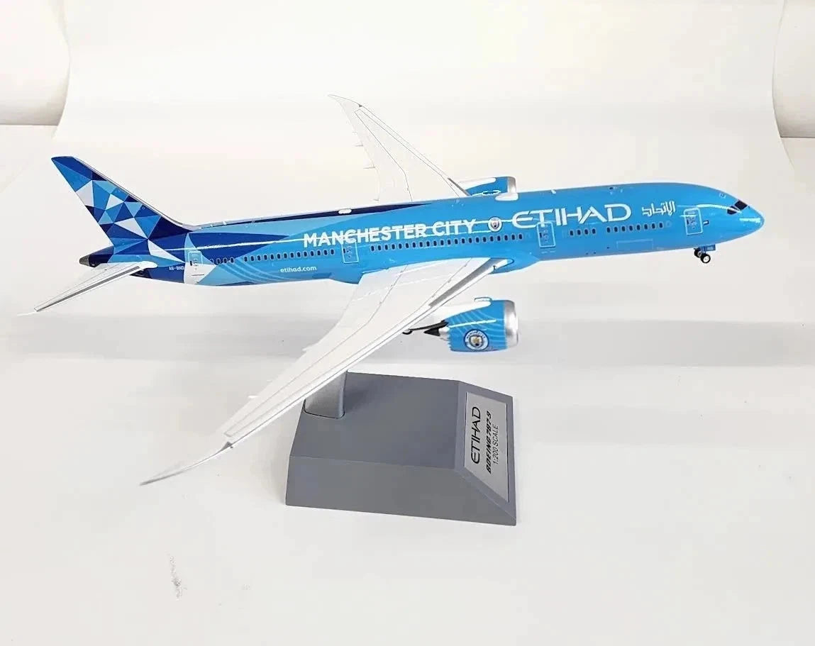 WB MODELS B787-9 DREAMLINER ETIHAD AIRWAYS "MANCHESTER CITY" REG: A6-BND