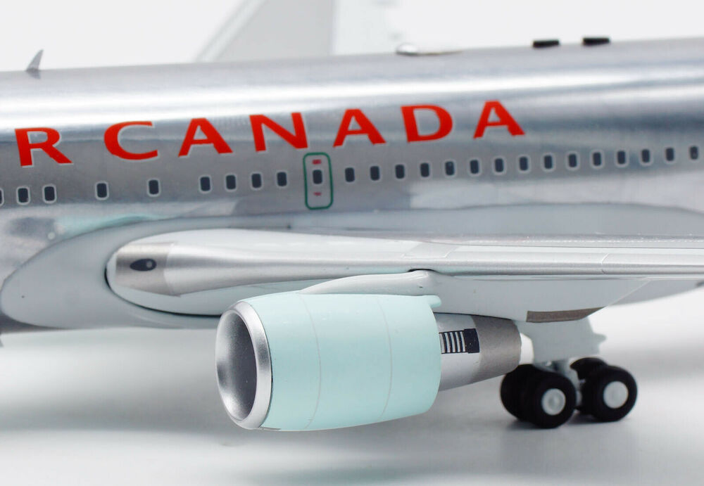 WB MODELS B767-233/ER AIR CANADA REG: C-GDSP