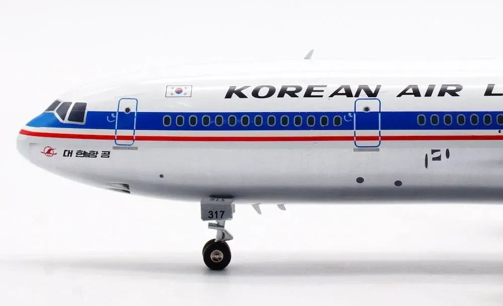 WB MODELS DC-10-30 KOREAN AIR LINES REG: HL7137