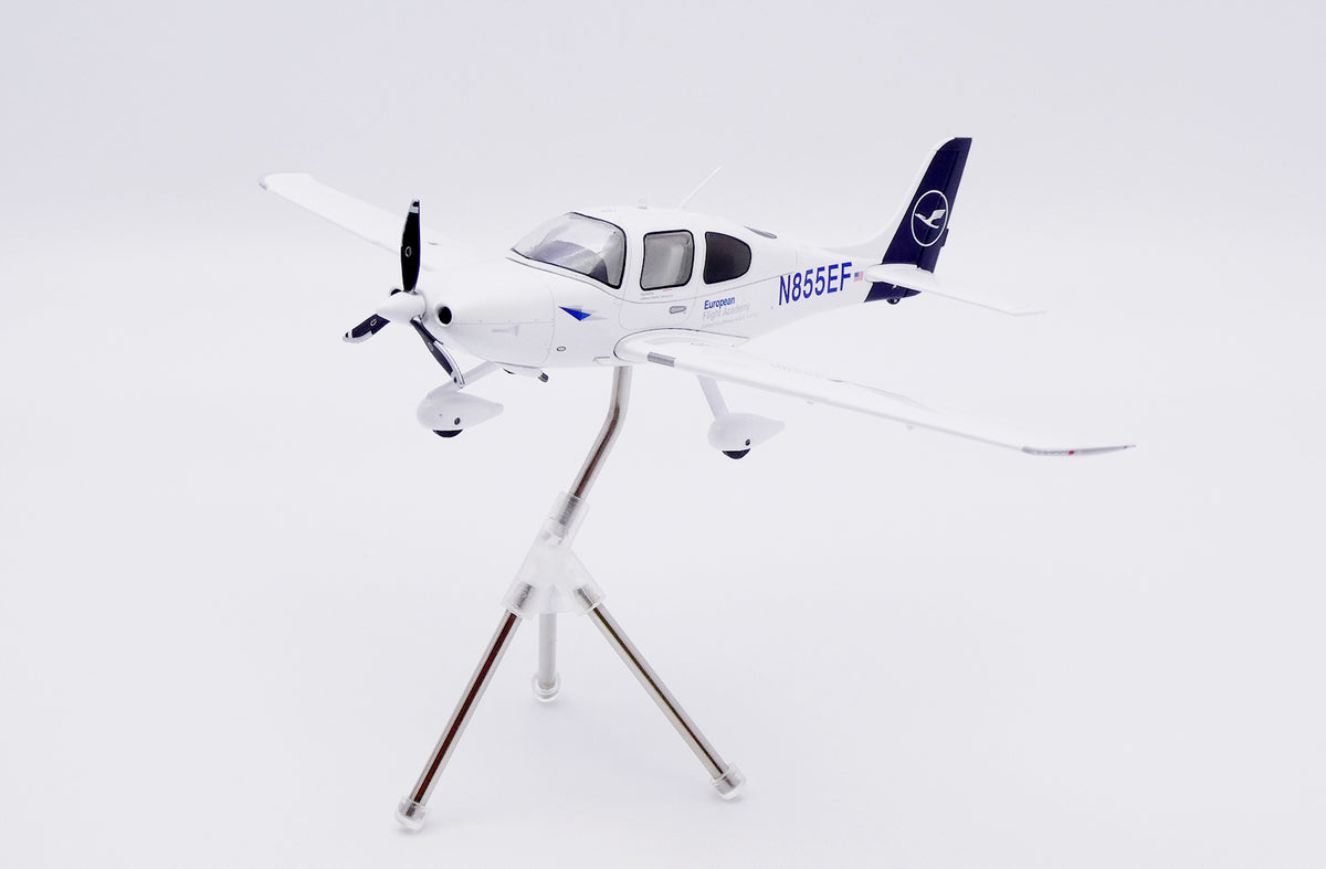 JC WINGS SR20 EUROPEAN FLIGHT ACADEMY "LUFTHANSA AVIATION TRAINING" REG: N855EF
