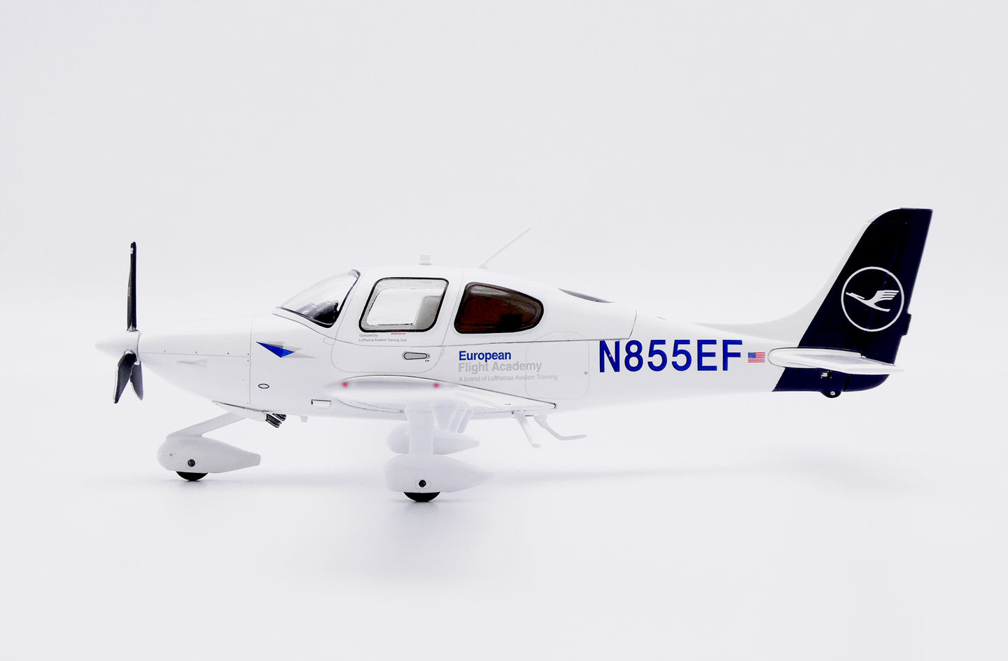 JC WINGS SR20 EUROPEAN FLIGHT ACADEMY "LUFTHANSA AVIATION TRAINING" REG: N855EF