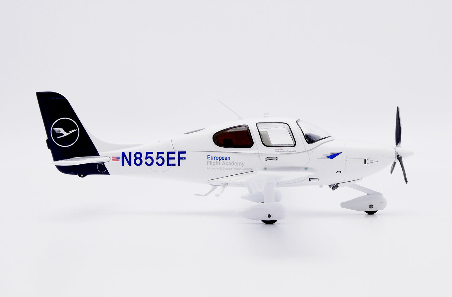JC WINGS SR20 EUROPEAN FLIGHT ACADEMY "LUFTHANSA AVIATION TRAINING" REG: N855EF