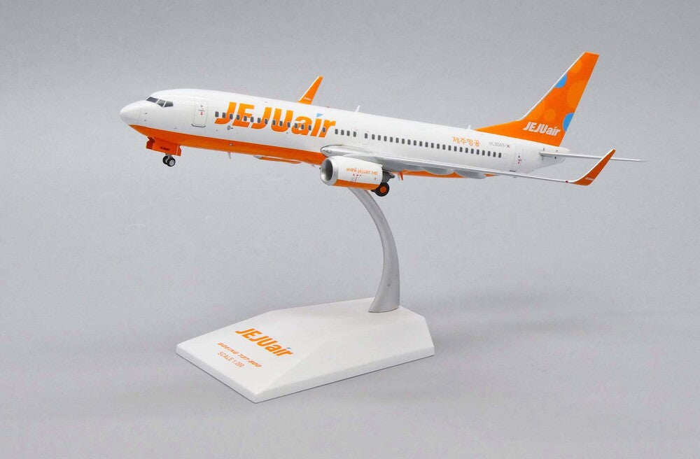 JC WINGS B737-800 JEJU AIR REG: HL8049