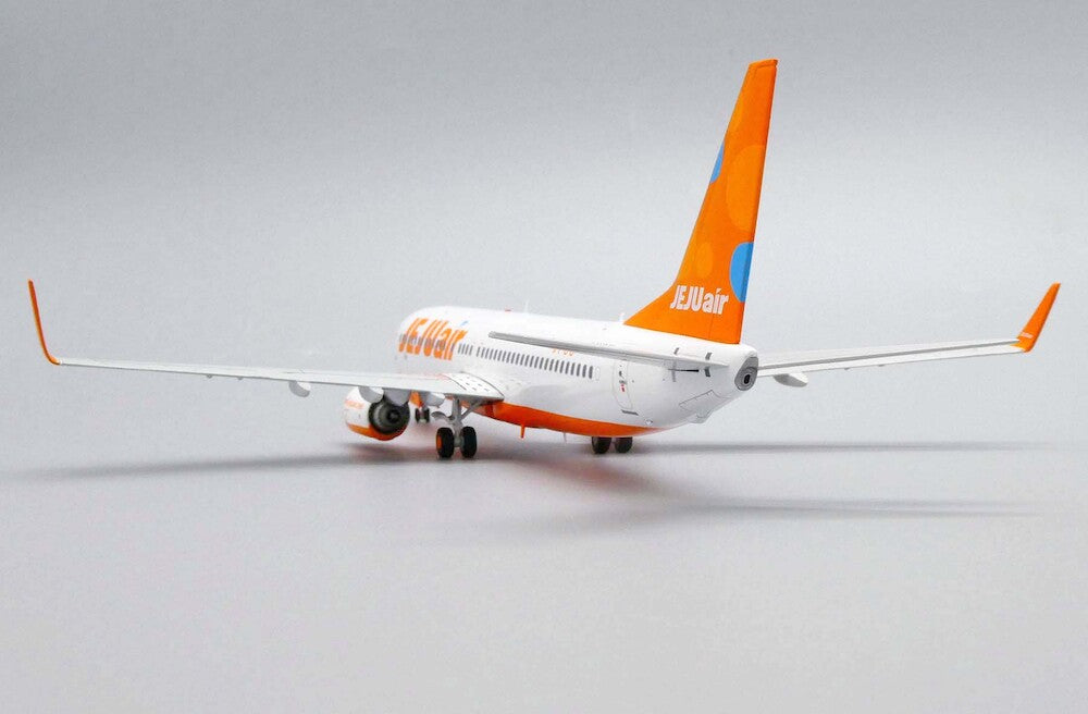 JC WINGS B737-800 JEJU AIR REG: HL8049