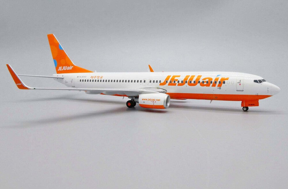 JC WINGS B737-800 JEJU AIR REG: HL8049