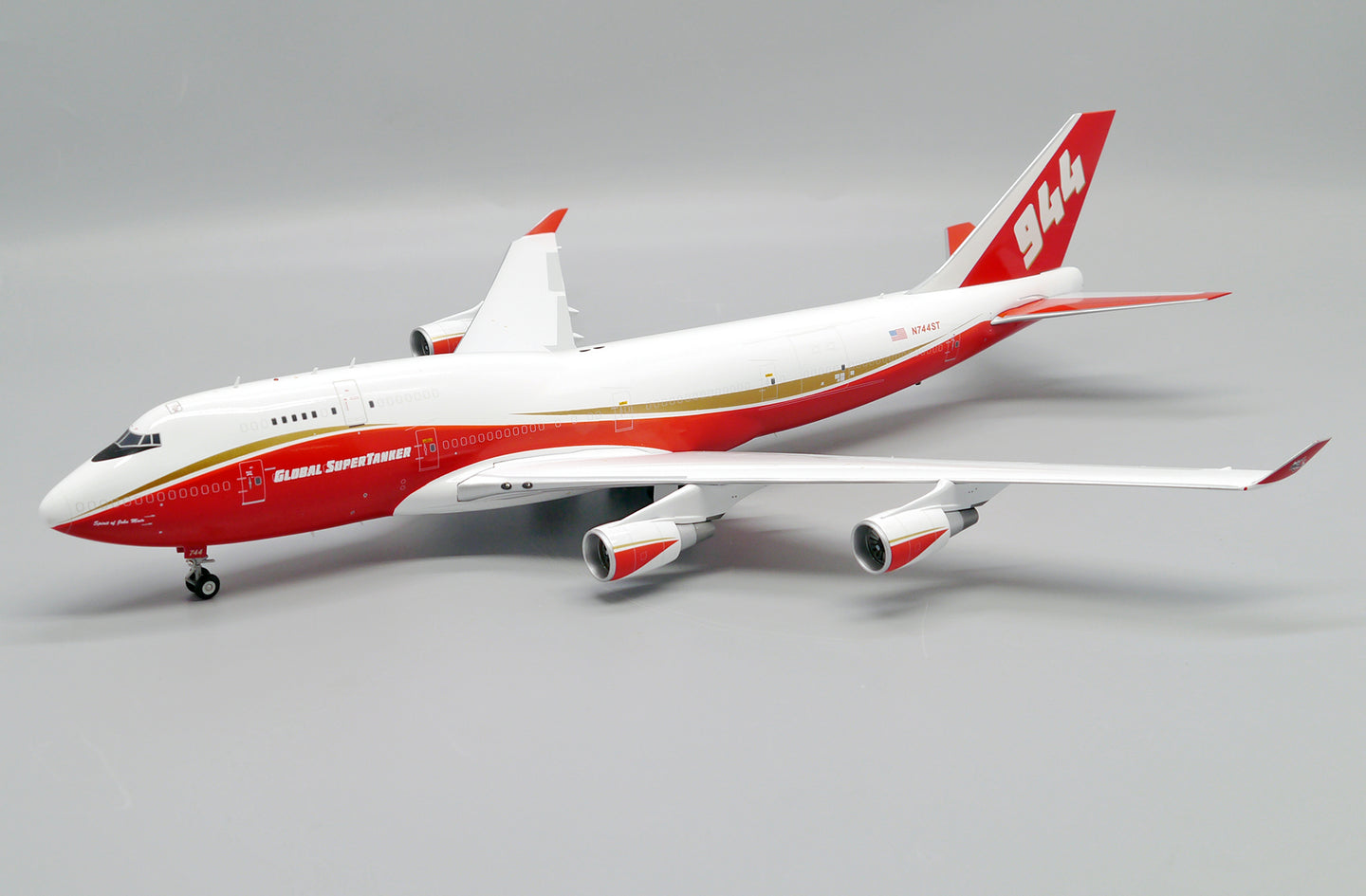 JCWINGS B747-400(BCF) GLOBAL SUPER TANKER SERVICES REG: N744ST