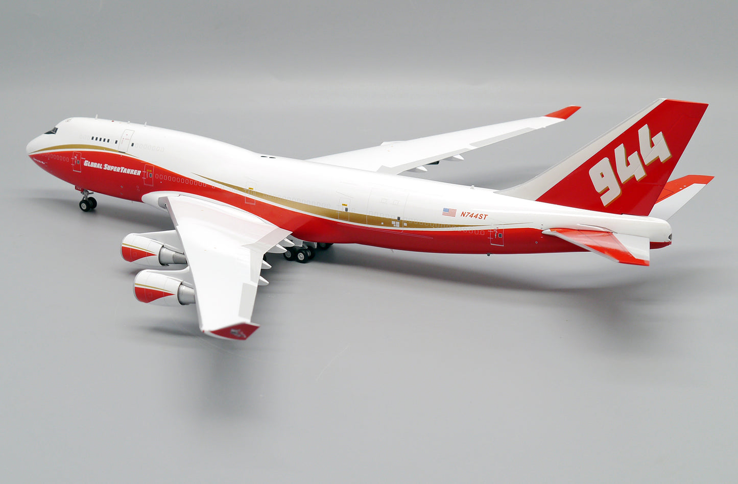 JCWINGS B747-400(BCF) GLOBAL SUPER TANKER SERVICES REG: N744ST