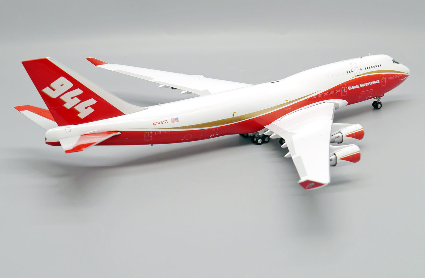JCWINGS B747-400(BCF) GLOBAL SUPER TANKER SERVICES REG: N744ST