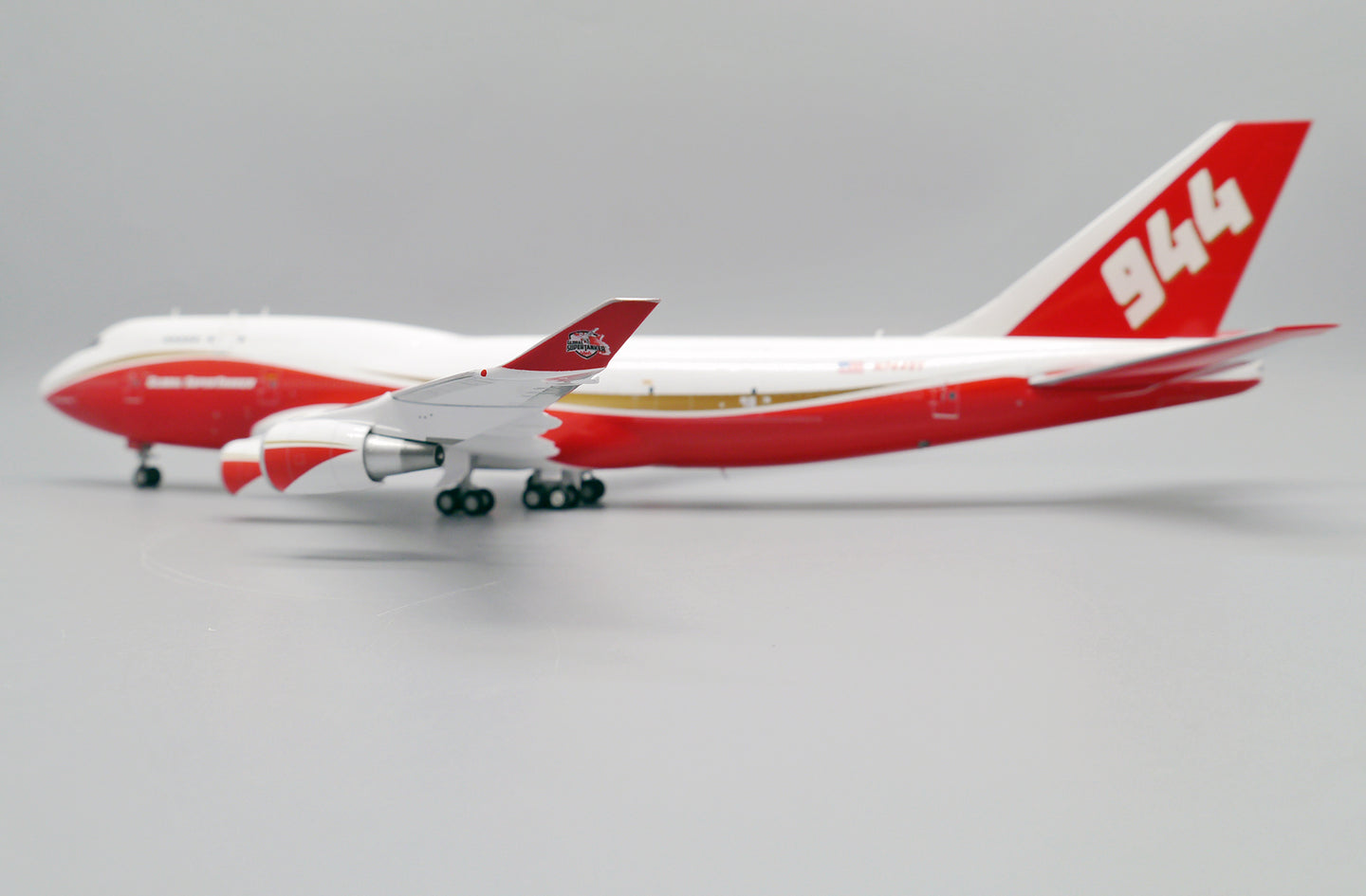 JCWINGS B747-400(BCF) GLOBAL SUPER TANKER SERVICES REG: N744ST