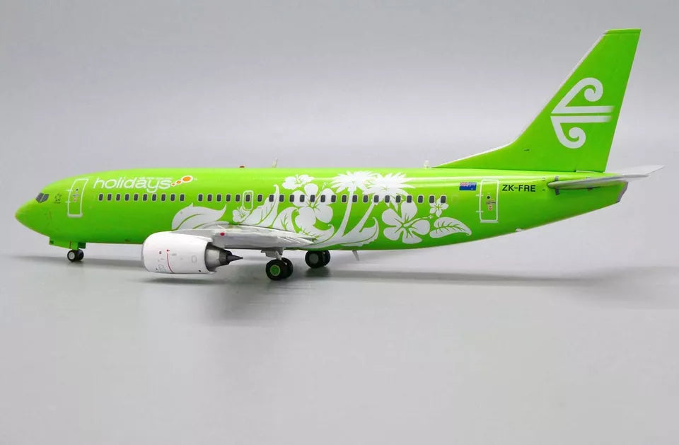 JCWINGS B737-300 AIR NEW ZEALAND "HOLIDAYS" REG: ZK-FRE