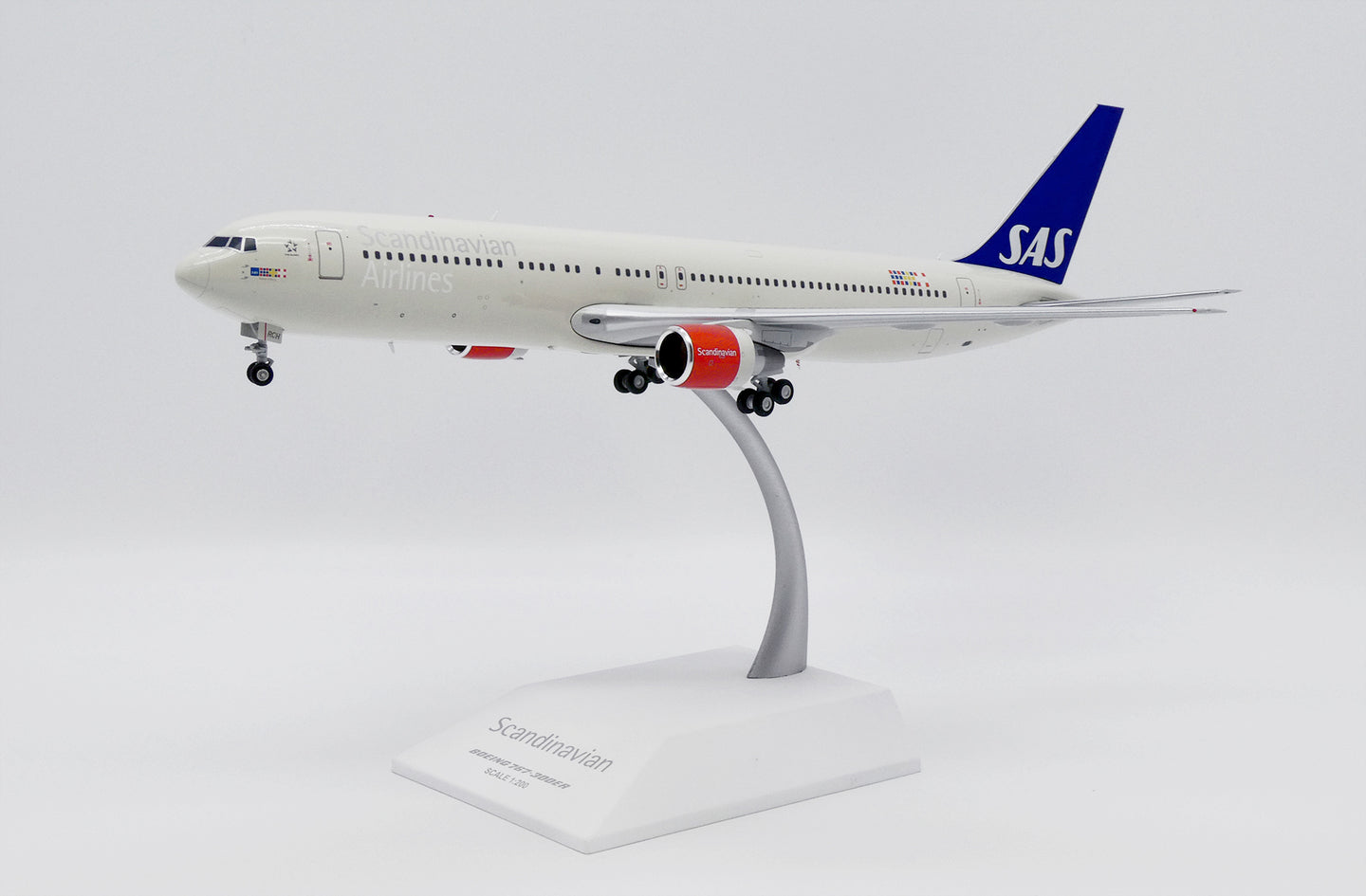 JC WINGS B767-300ER SAS SCANDINAVIAN AIRLINES REG: LN-RCH