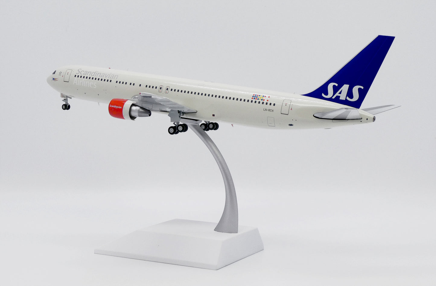 JC WINGS B767-300ER SAS SCANDINAVIAN AIRLINES REG: LN-RCH