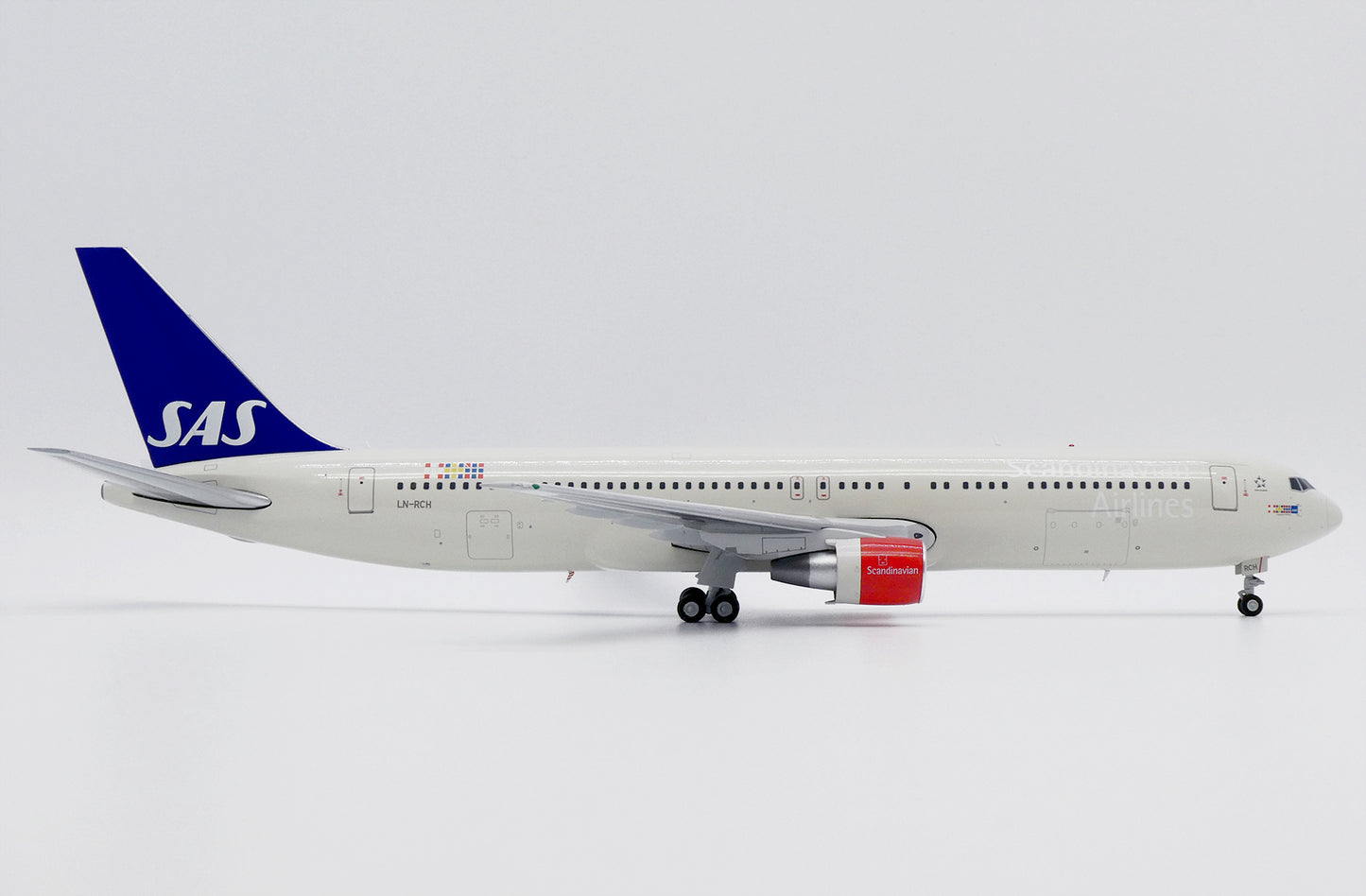 JC WINGS B767-300ER SAS SCANDINAVIAN AIRLINES REG: LN-RCH