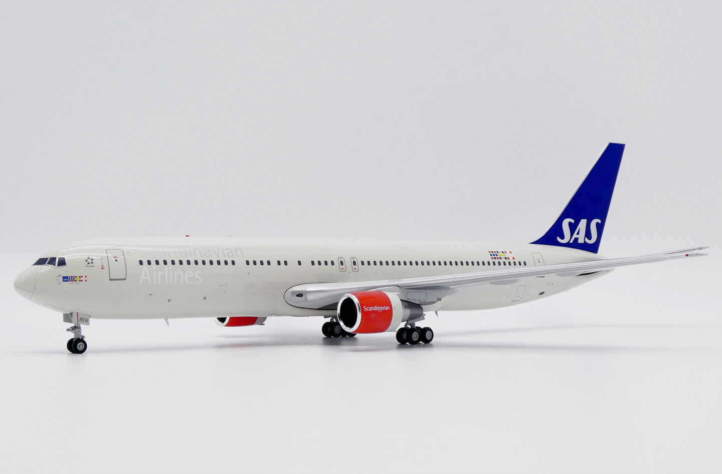 JC WINGS B767-300ER SAS SCANDINAVIAN AIRLINES REG: LN-RCH
