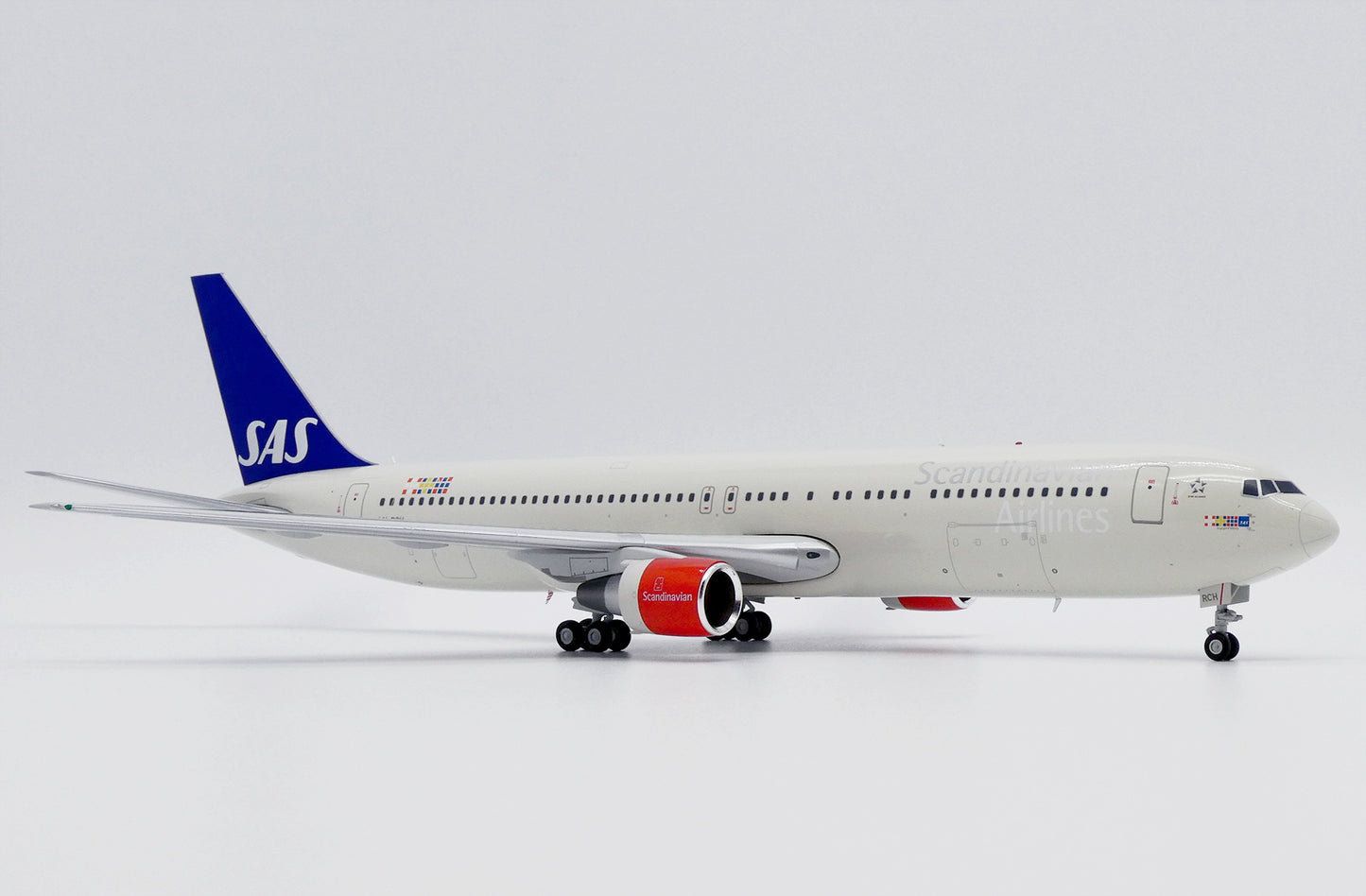 JC WINGS B767-300ER SAS SCANDINAVIAN AIRLINES REG: LN-RCH